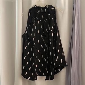 Torrid button down sleeveless lightning print shirt